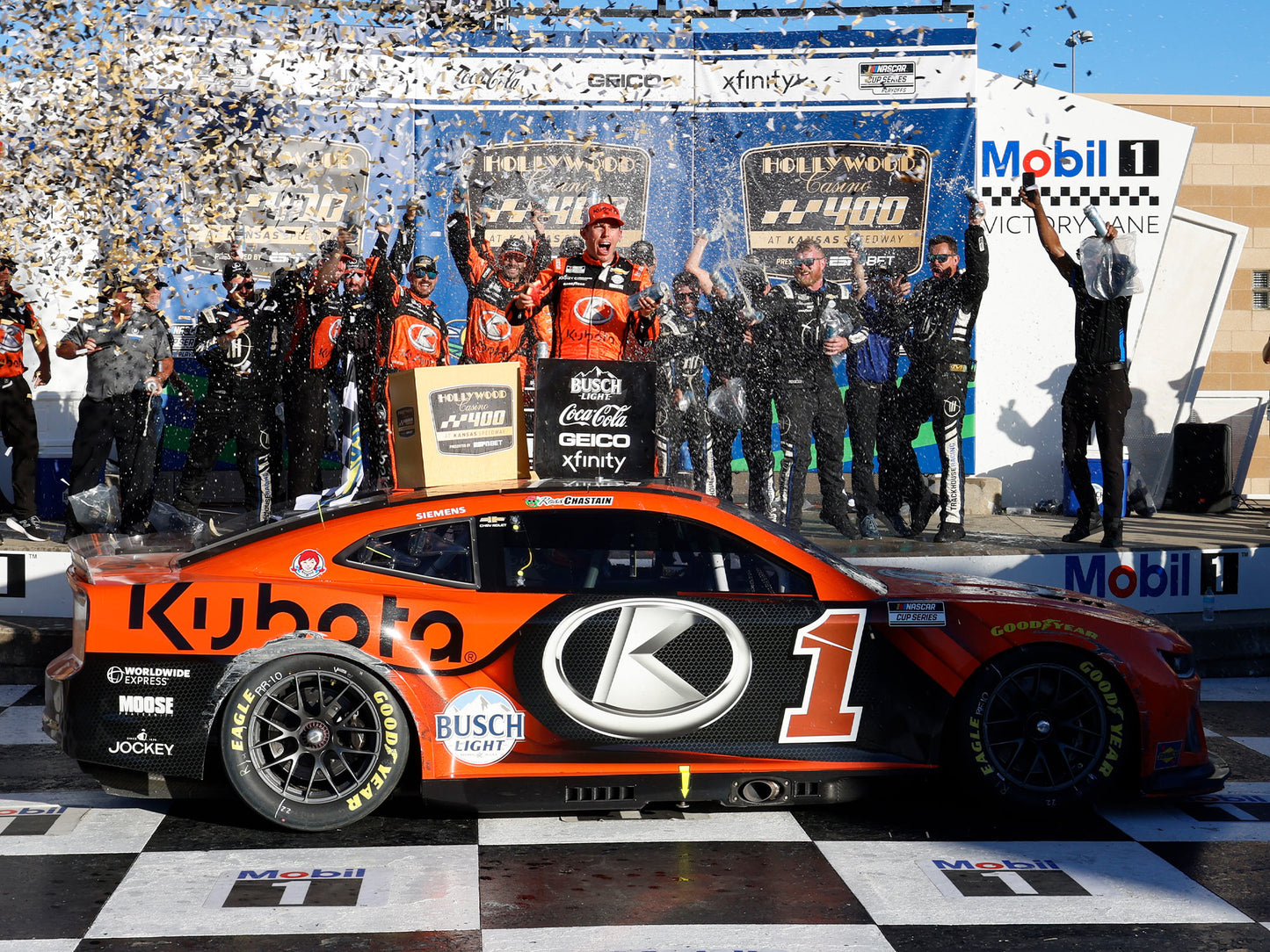 AUTOGRAPHED Ross Chastain 2024 No.1 1:24 Kubota ELITE DIE-CAST KANSAS WINNER